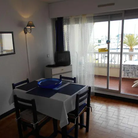 Appt Climatisé 4 Pers Avec Parking à Port Camargue - Fr-1-250-206 *