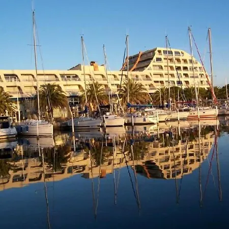 Appt Climatise 4 Pers Avec Parking A Port Camargue - Fr-1-250-206 * Le Grau-du-Roi