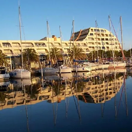 Appt Climatisé 4 Pers Avec Parking à Port Camargue - Fr-1-250-206 * Le Grau-du-Roi