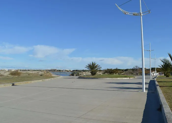 Appt Climatise 4 Pers Avec Parking A Port Camargue - Fr-1-250-206 * Le Grau-du-Roi